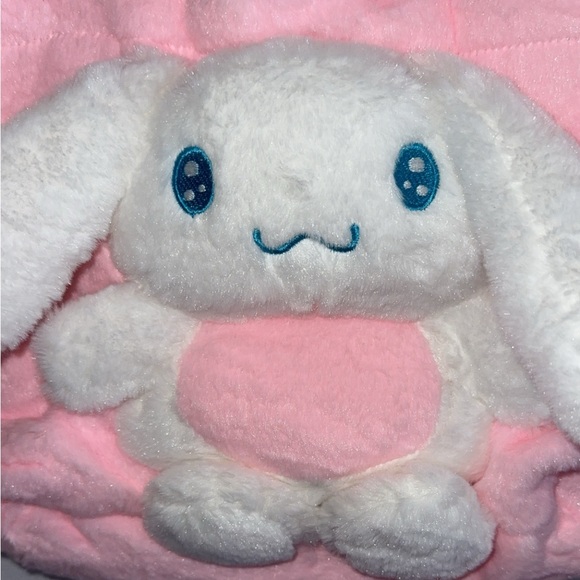 Cute Cinnamon roll plush shoulder bag 🩵 - Picture 4 of 5